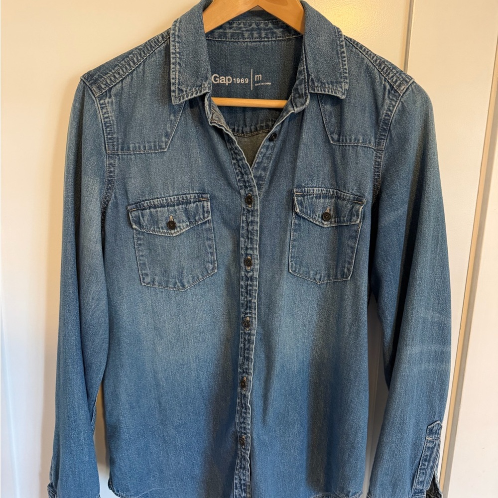 GAP 1969 Medium Wash Denim Shirt in Blue
